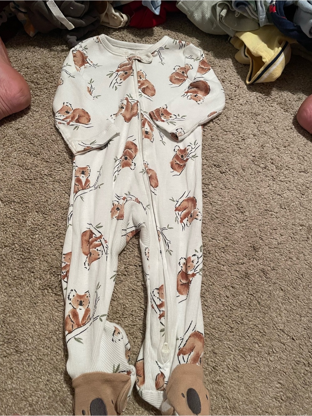 Cozy Bear-Print Footed One-Piece Romper - Cream and Brown